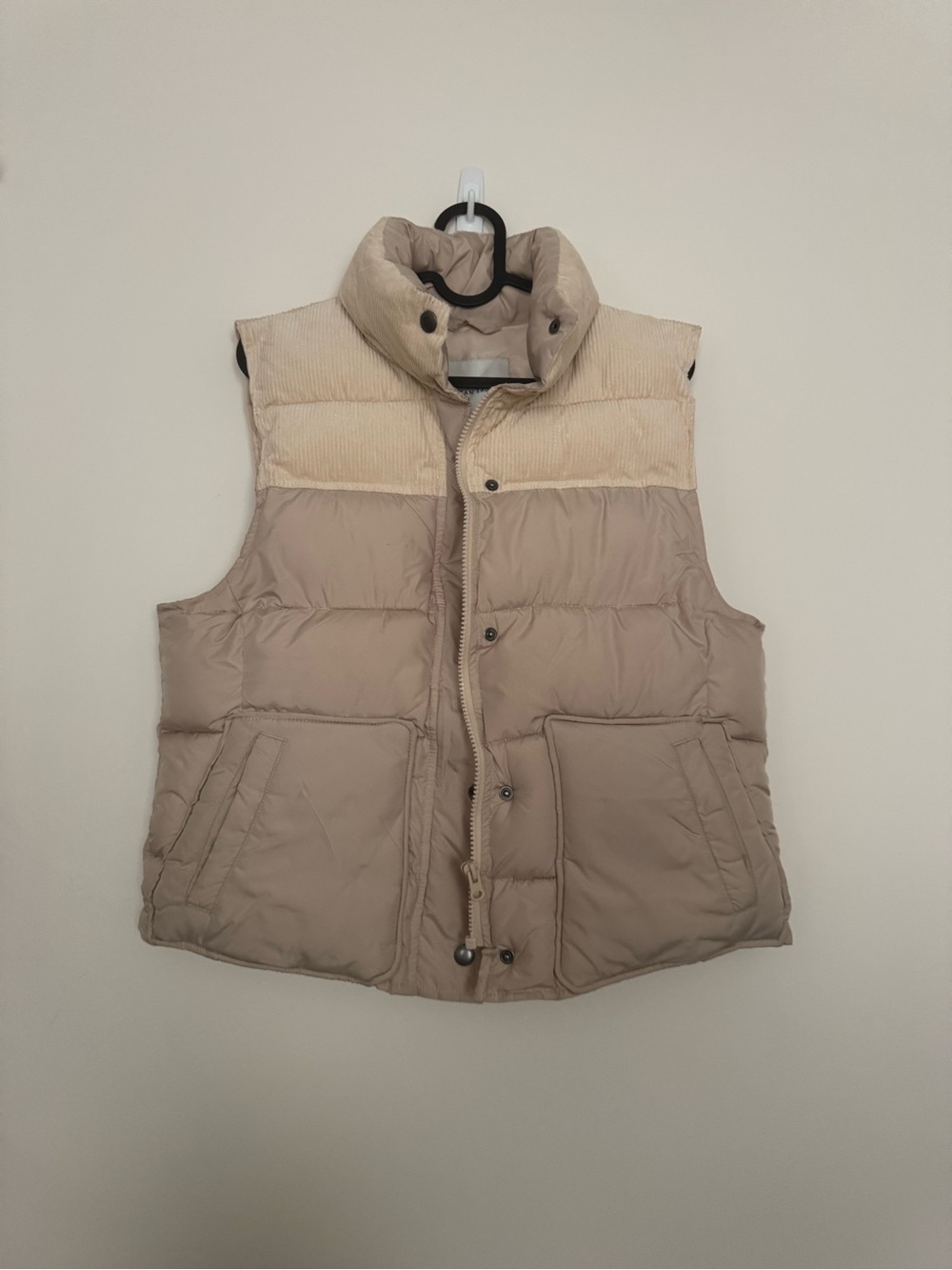 American Eagle Outfitters Quilted Puffer Vest - Light Beige & Cream